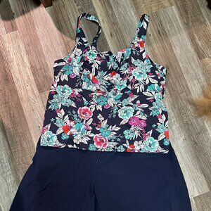 Lands' End two-piece - swim shorts and tank - size 20/22